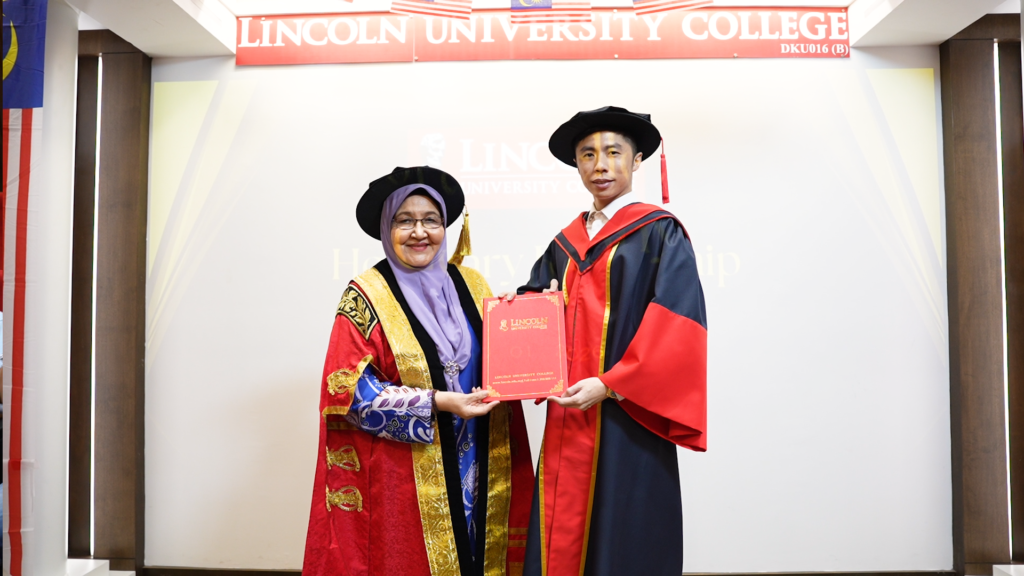 Dr Kervis AI Honorary Fellow