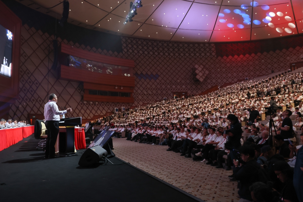 anthony-loke-apologises-for-chennah-defeat-urges-dap-to-break-through-racial-barriers-featured