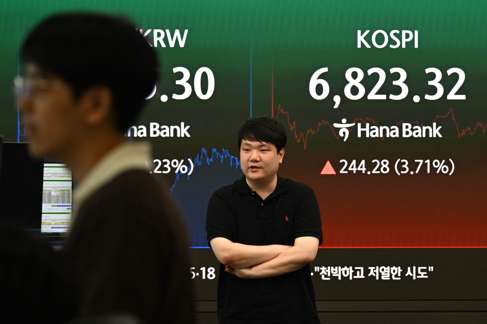 bond-yields-breach-pre-2008-highs-as-asia-s-ai-stocks-take-a-heavy-beating-featured