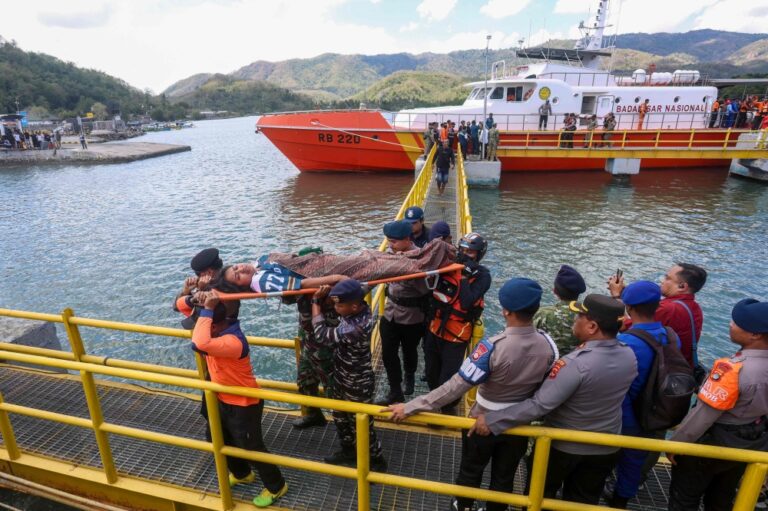 ferry-fire-off-bali-navy-ship-and-vessels-rescue-over-100-passengers-in-multi-ship-operation-featured