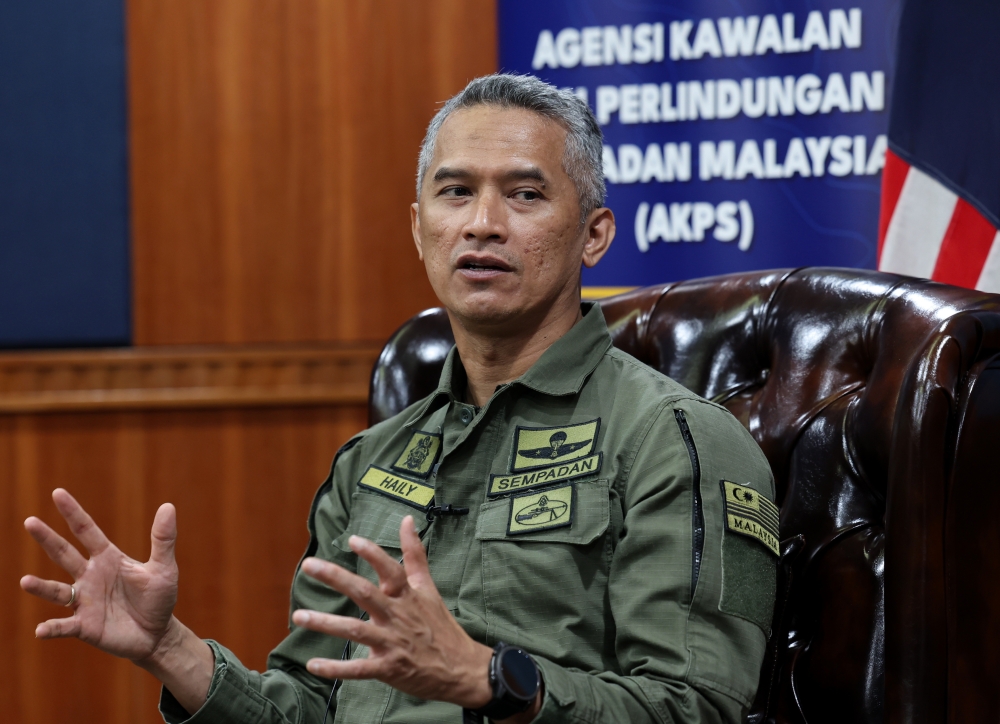 klia-security-screening-cleared-malaysia-airlines-pilot-s-baggage-before-jakarta-drug-bust-says-border-agency-chief-featured