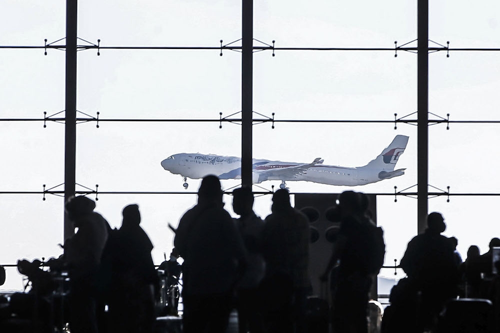malaysia-airlines-jakarta-drug-arrest-off-duty-second-officer-was-not-at-the-controls-mag-confirms-featured