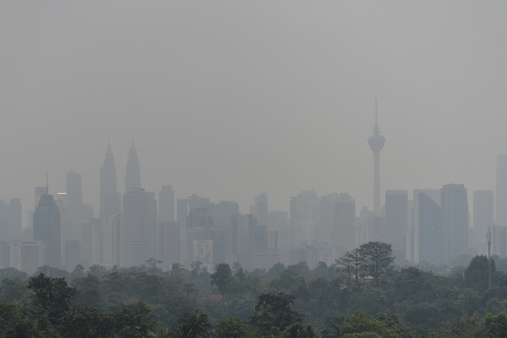 malaysia-haze-escalates-serian-api-hits-204-as-11-monitoring-stations-record-unhealthy-air-quality-featured